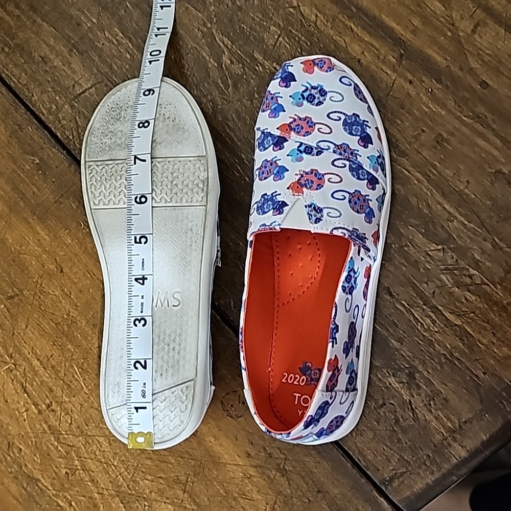 S:3.5 Toms Youth Slip on Shoes - Picture 14 of 14